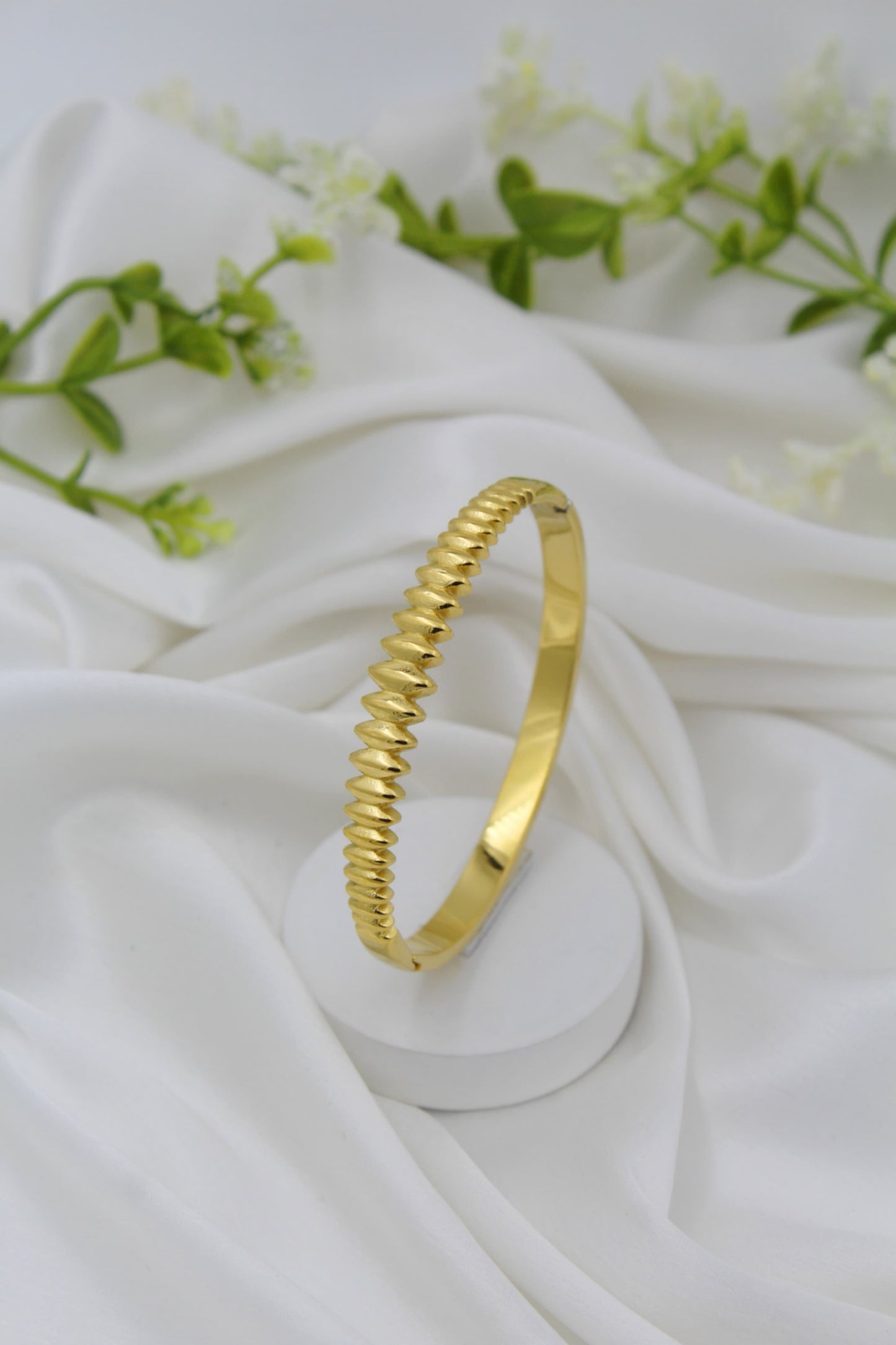 Spiral Open lock Kada Bracelet